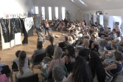 FJU-Pan-Napad-a-Analfabetka-Negramotna-21.06.25-Foto©Luzina-28