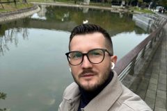 b38017d9-5aee-44b3-a0d7-bc56622abf94-1